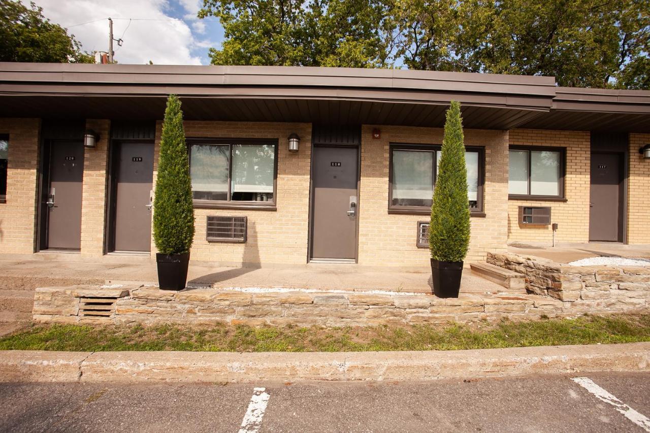 Motel Newstar Laval Exterior foto